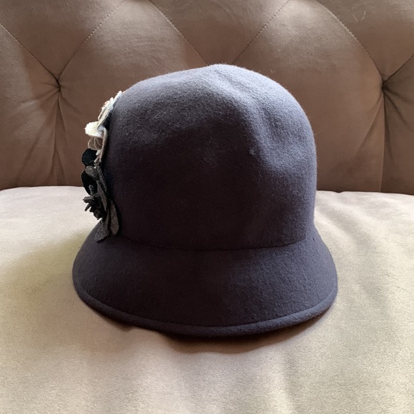 Gray Floral Felt Hat with Felt Flowers Fall Winter Colors - Picture 2 of 6